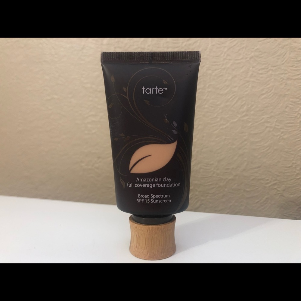 Tarte Foundation (Light-Medium Honey)